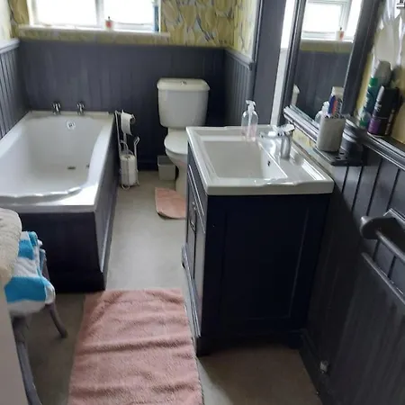 Luglass House Blueball Blue Ball